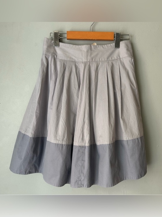 Anthropologie Dresses & Skirts - Anthropologie Elevenses Women's Color-Block Pleated Skirt grey/ purple. Size 2.